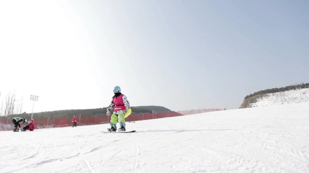 大同萬龍滑雪場開門迎客 冰雪冬日如約而至